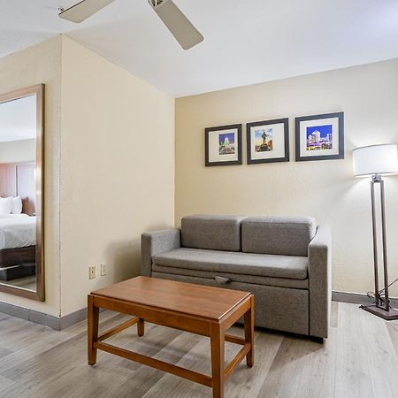 Comfort Inn & Suites Montgomery East Carmichael Rd Bagian luar foto