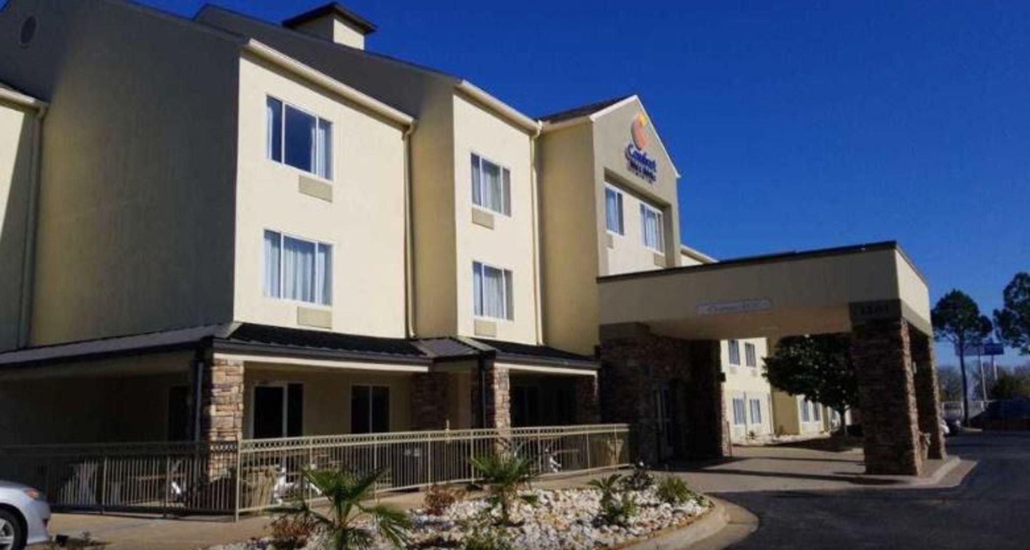 Comfort Inn & Suites Montgomery East Carmichael Rd Bagian luar foto