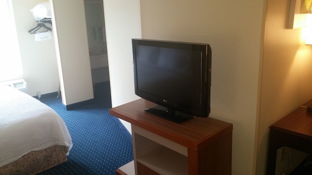 Comfort Inn & Suites Montgomery East Carmichael Rd Bagian luar foto