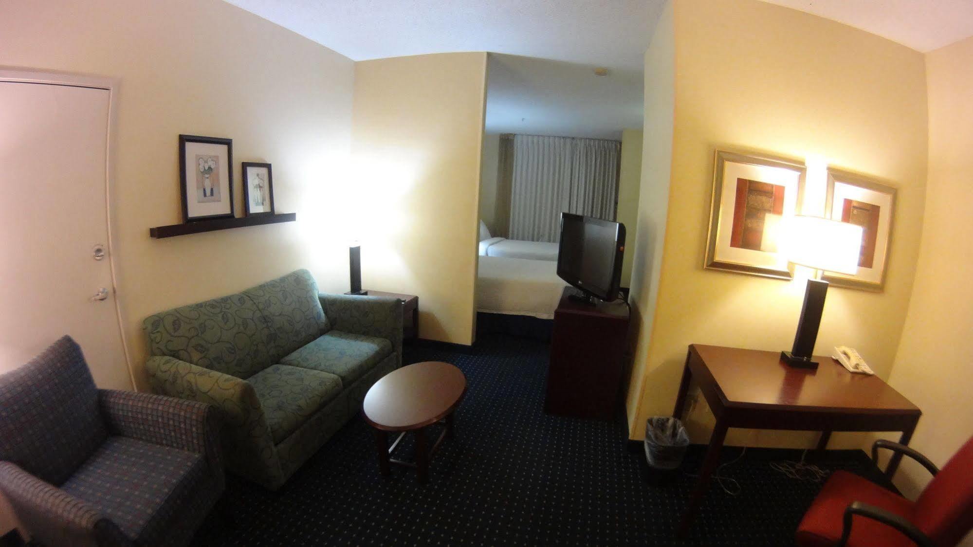 Comfort Inn & Suites Montgomery East Carmichael Rd Bagian luar foto