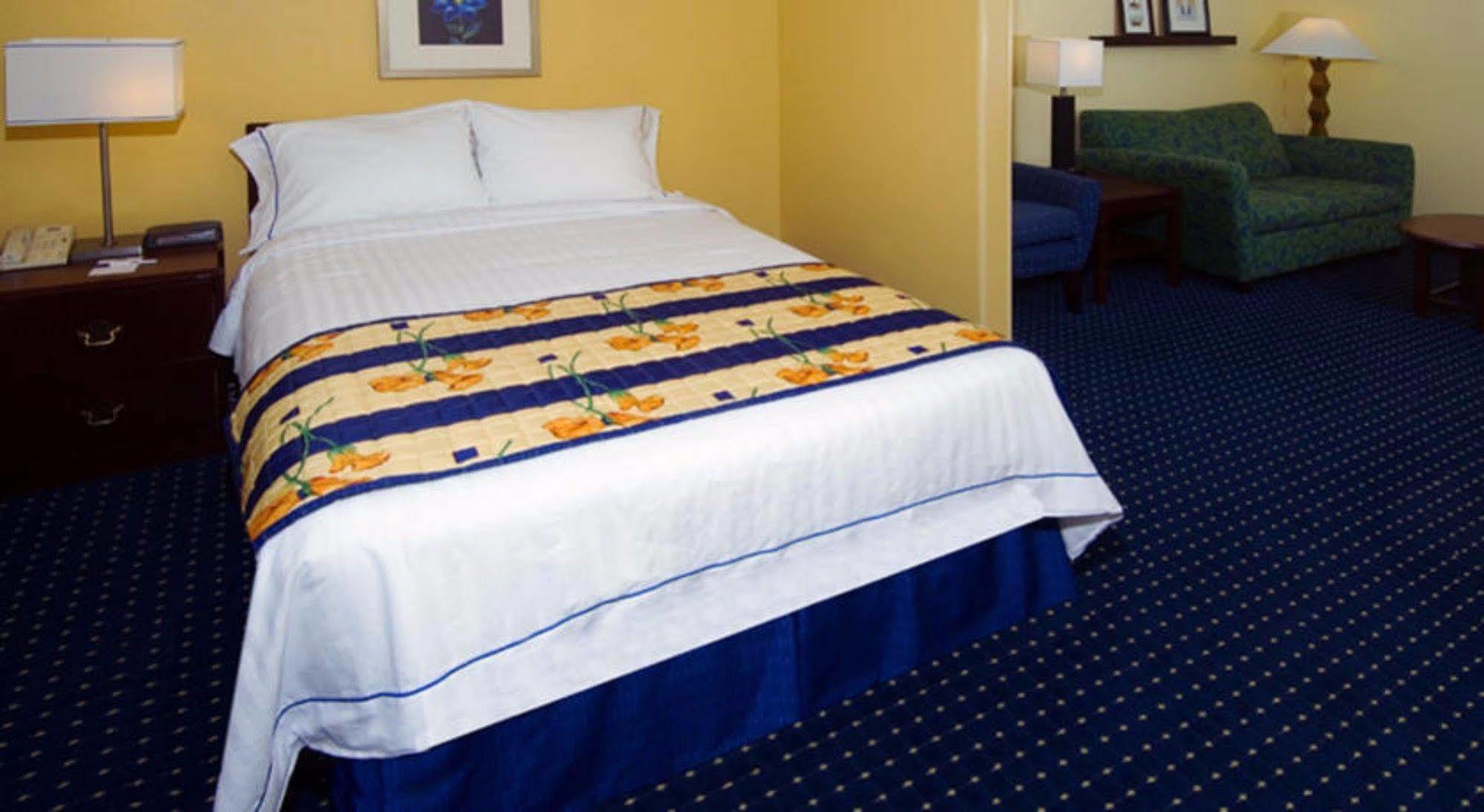 Comfort Inn & Suites Montgomery East Carmichael Rd Bagian luar foto